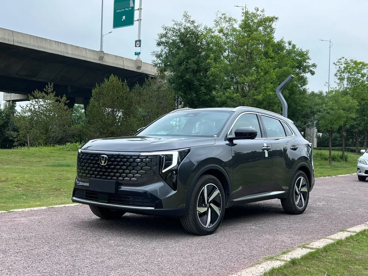 Open image lightbox: ChangAn 2026 CS55 PLUS PHEV 1.5 Stepless Smart New Blue Whale 125km Zhiyue Edition Automatic Gear