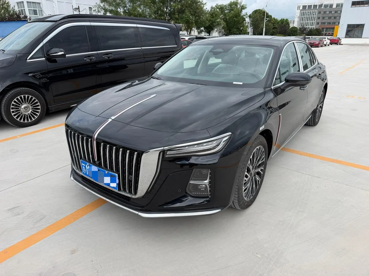 Open image lightbox: HongQi 2025 H5 2.0T Flag Chang 500000 Commemorative Automatic Gear