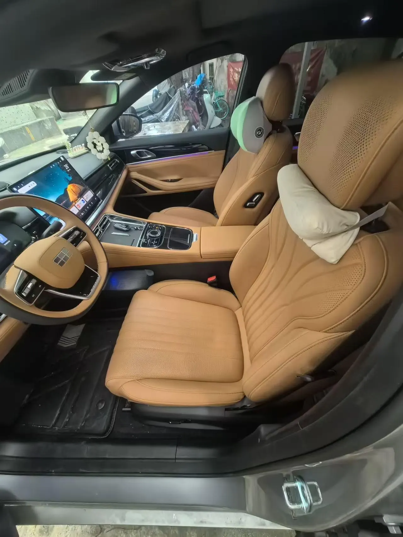 Geely Galaxy 2026 star shine 7 EM-i 1.5 220km four-wheel drive star shine version automatic gear 4