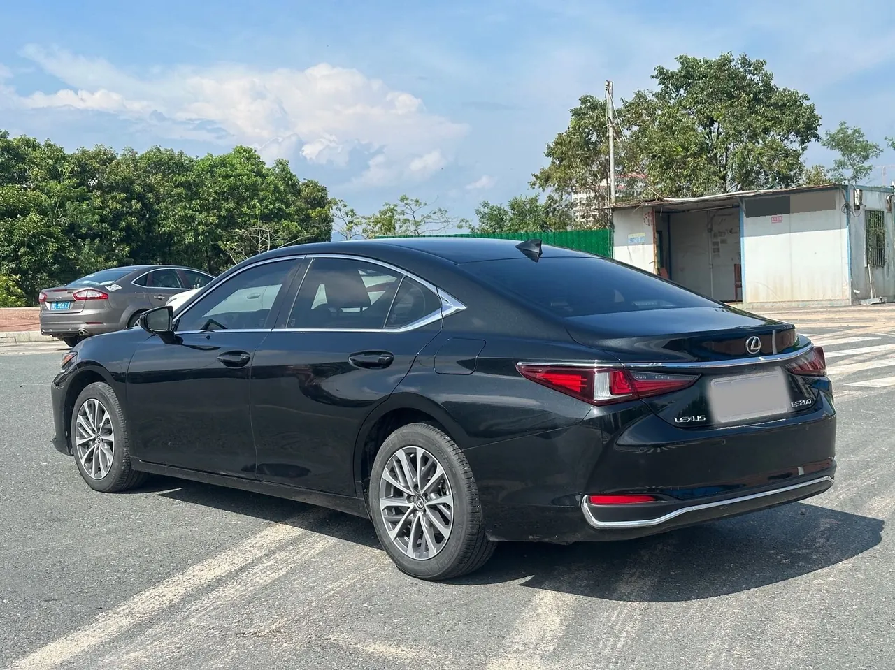 Lexus ES (Imported) 2023 ES200 2.0 Stepless Premium Edition Automatic Gear 3
