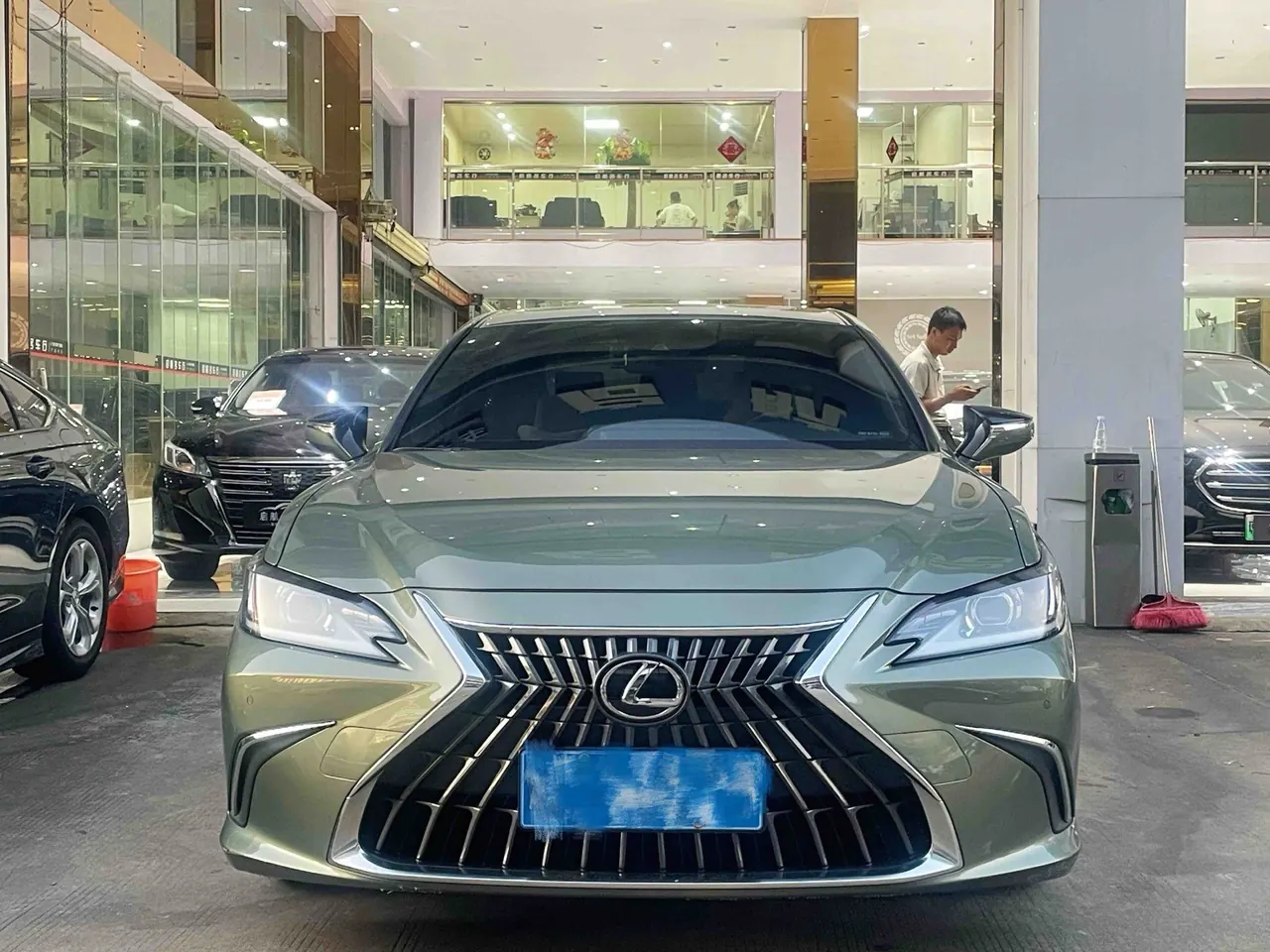 Lexus ES (Imported) 2022 ES200 2.0 Stepless Premium Edition Automatic Gear 2