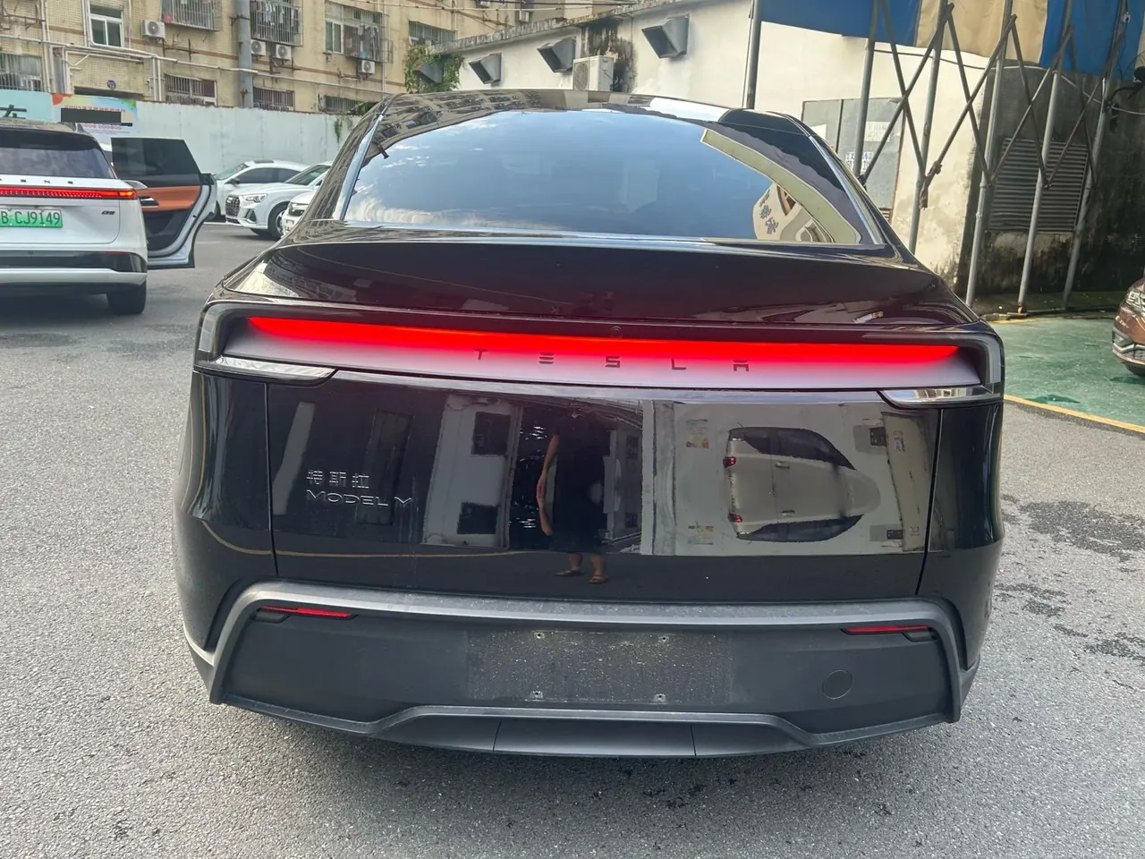 Tesla 2026 Model Y Rear-Wheel-Drive Automatic 7
