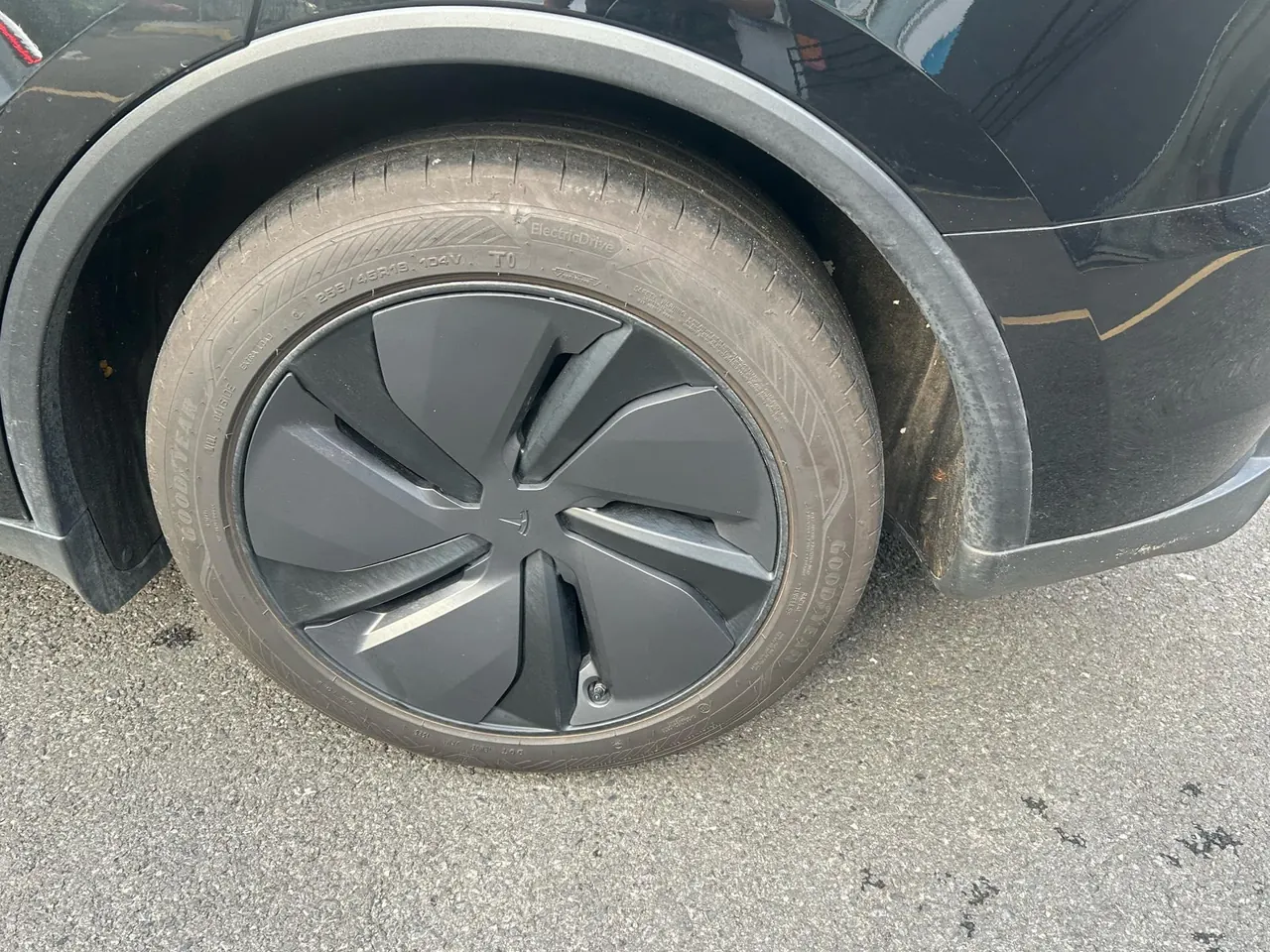 Tesla 2026 Model Y Rear-Wheel-Drive Automatic 9