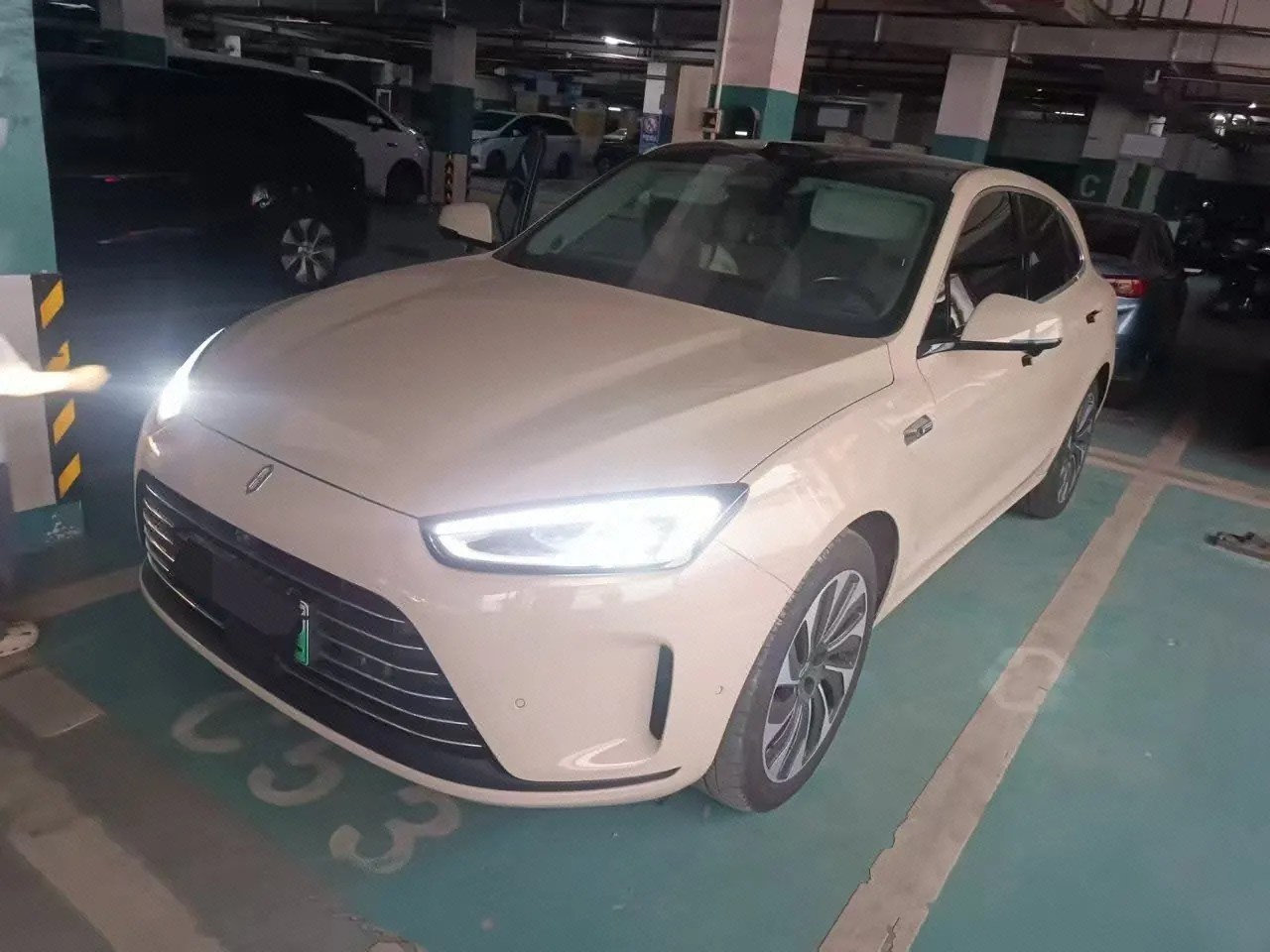 打开图片灯箱:AITO 2023 AITO M5 extended range rear drive smart driving version automatic gear