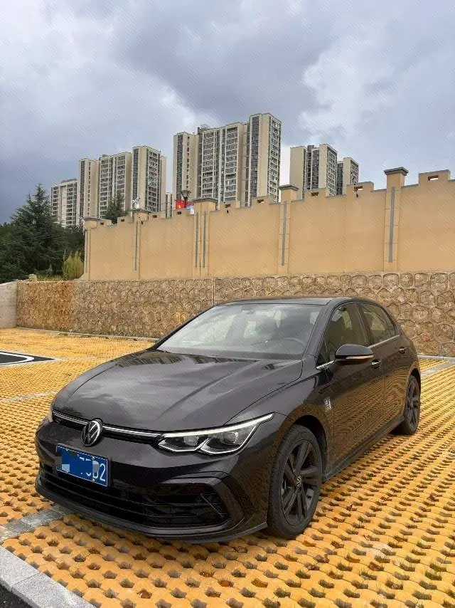 Open image lightbox: Volkswagen 2023 Golf 8 R-Line 1.4TSI 280TSI Lite Automatic