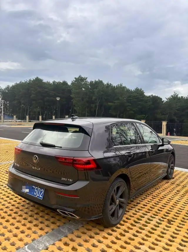 Volkswagen 2023 Golf 8 R-Line 1.4TSI 280TSI Lite Automatic 8