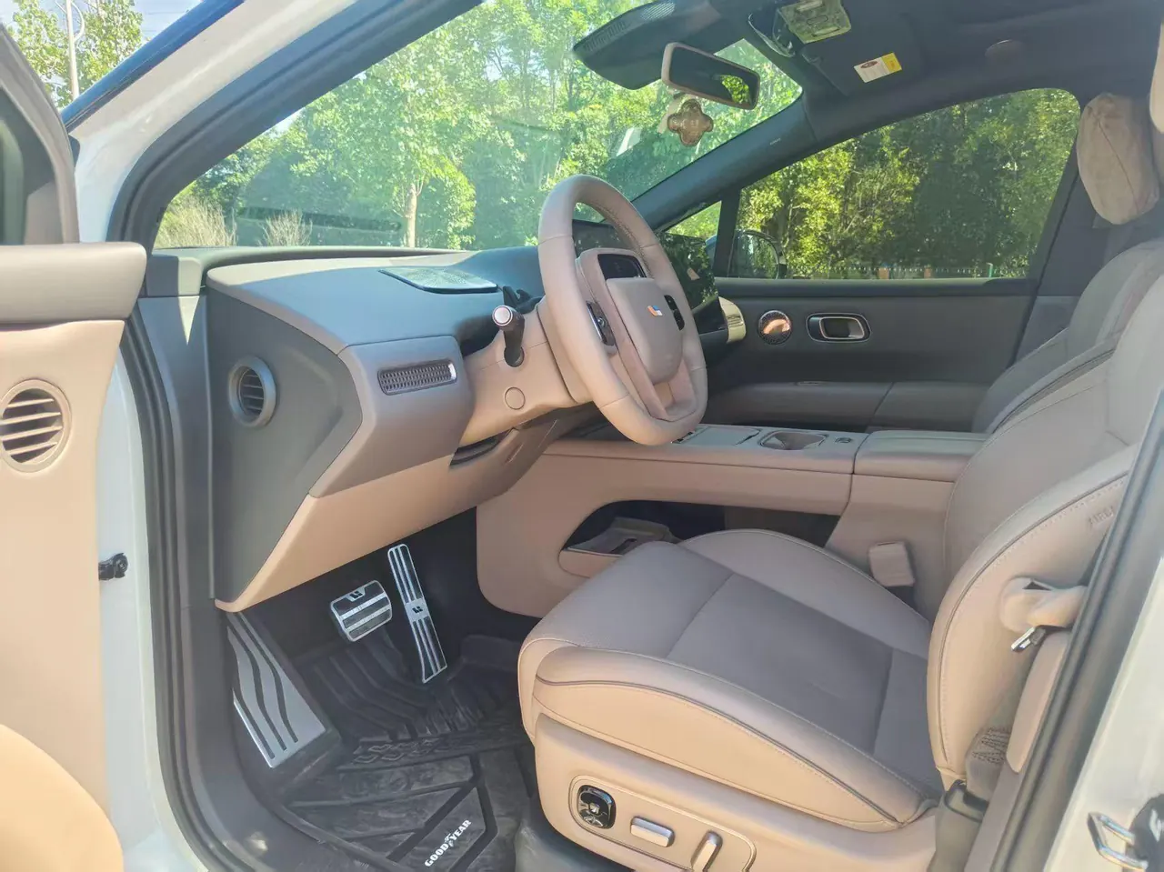 Li 2025 i6 four-wheel drive basic automatic transmission 5
