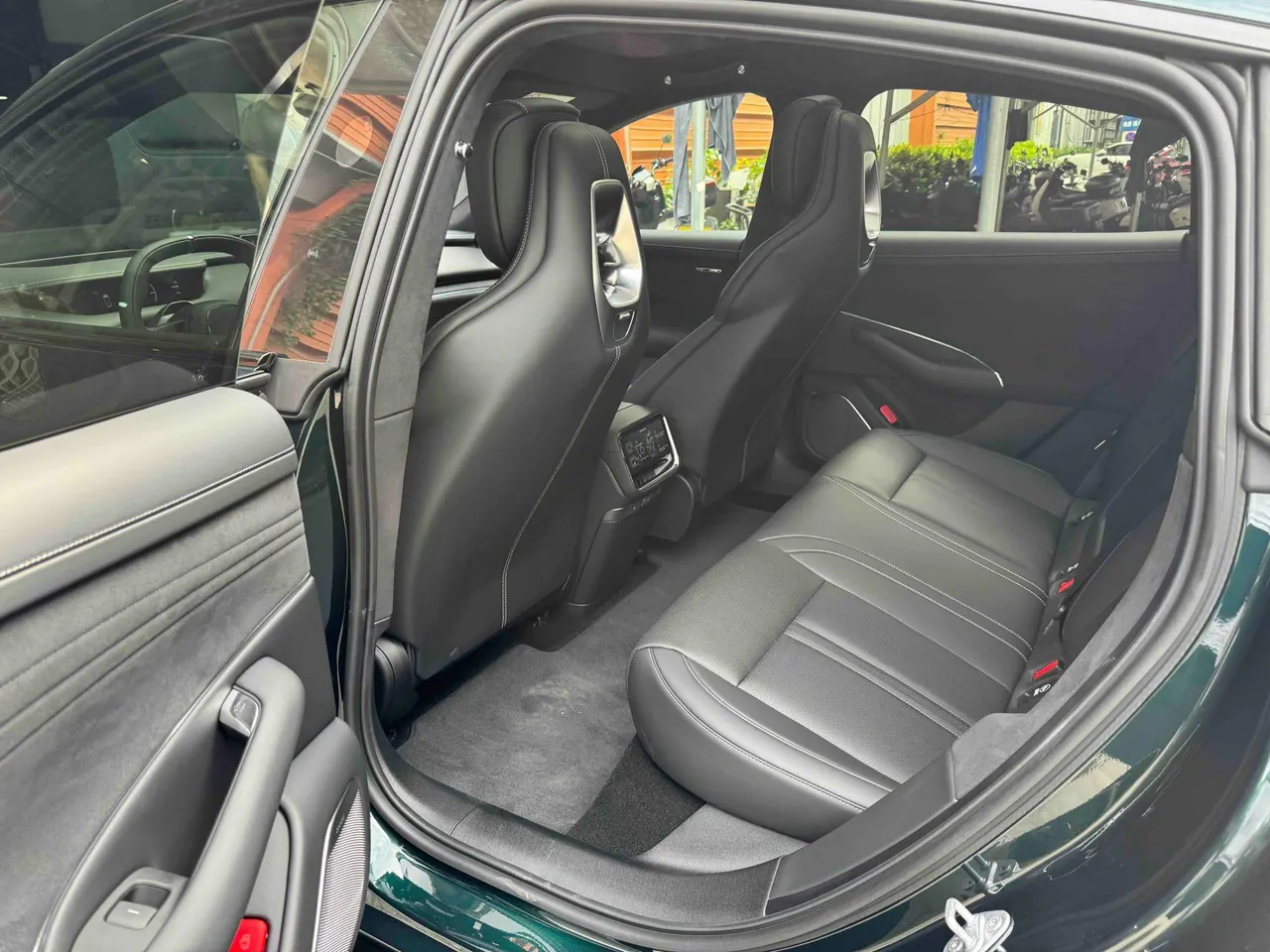 MI 2026 SU7 Standard Edition Automatic Gear 3