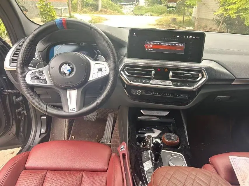 BMW 2022 X3 xDrive30i 2.0T exclusive M obsidian night set automatic gear 3