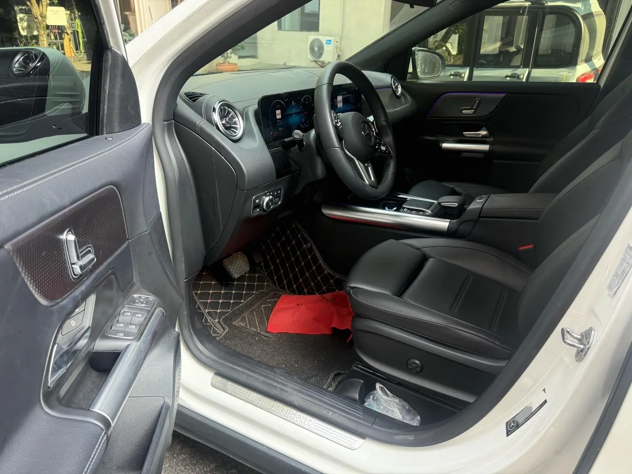 Mercedes Benz 2020 GLA 200 1.3T automatic gear 5