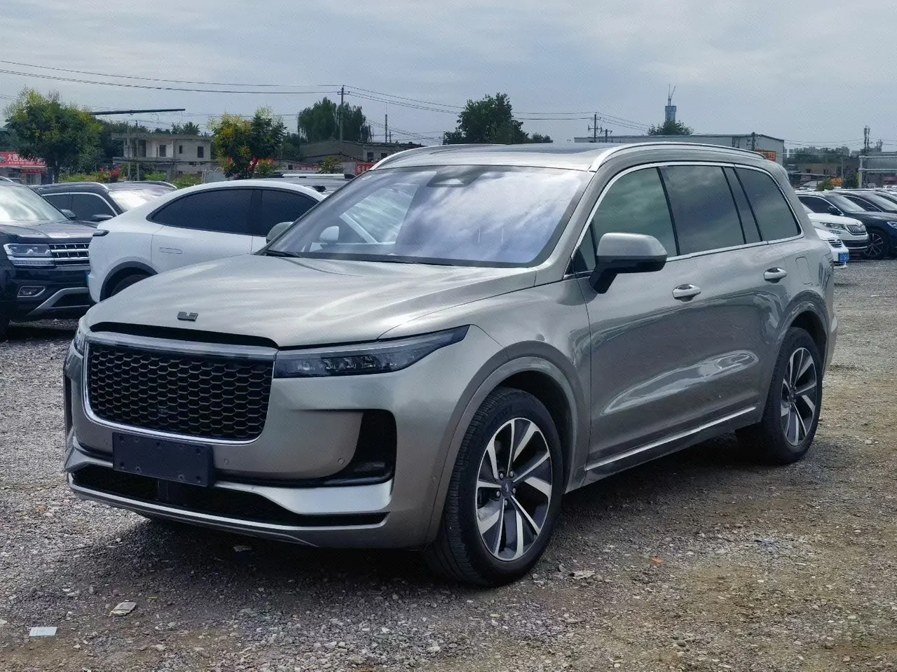 Open image lightbox: Li 2021 ONE extended range 6-seat version automatic gear