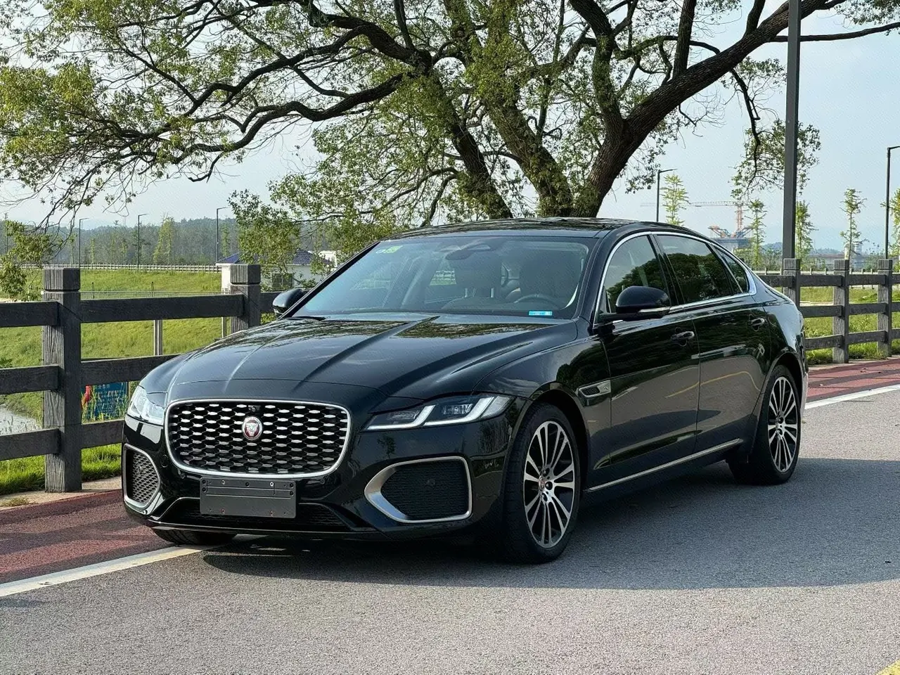 Jaguar 2023 XFL 2.0T P 12500.00g Drive Enjoy Deluxe Edition Automatic Gear - View 1