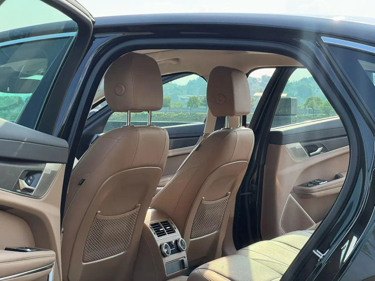 Jaguar 2023 XFL 2.0T P 12500.00g Drive Enjoy Deluxe Edition Automatic Gear 7