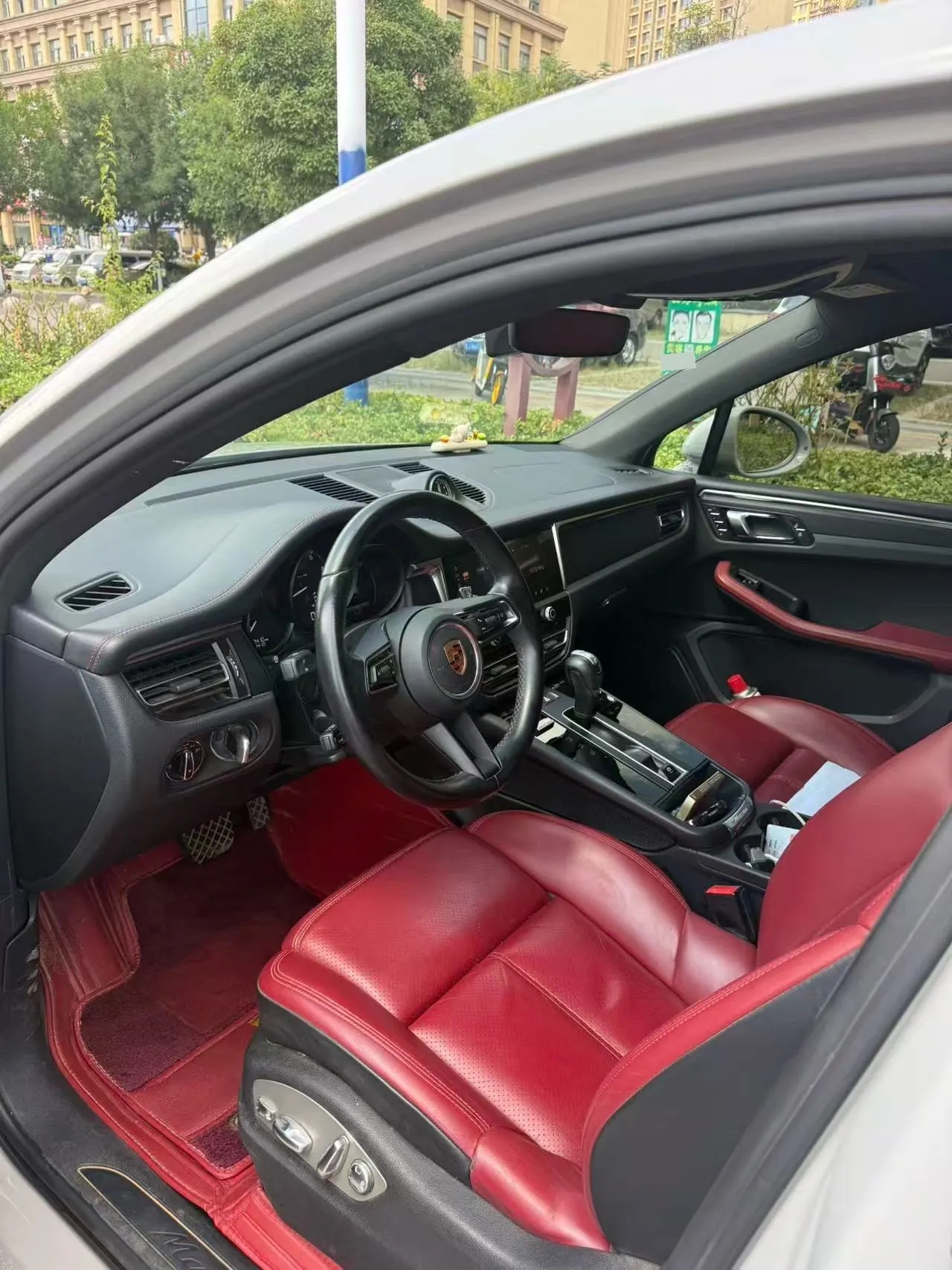 Porsche Macan (Imported) 2023 Macan 2.0T Automatic Gear 4