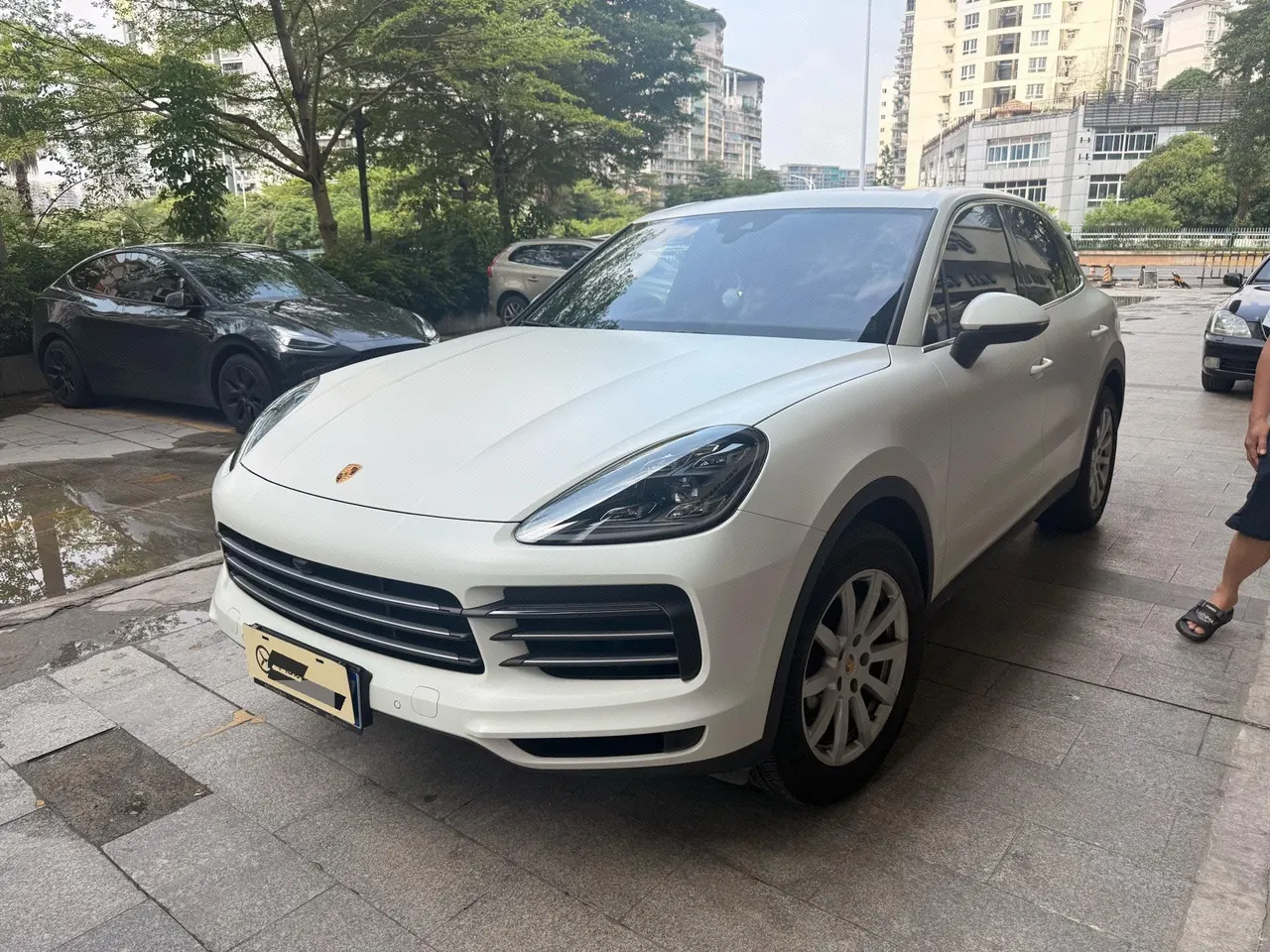 Porsche Cayenne (Imported) 2022 Cayenne 3.0T Platinum Edition Automatic Gear - View 1