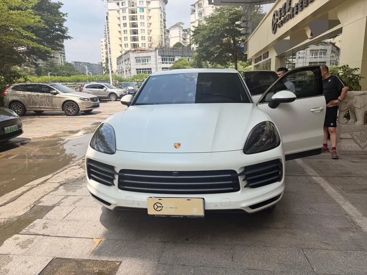 Porsche Cayenne (Imported) 2022 Cayenne 3.0T Platinum Edition Automatic Gear 2