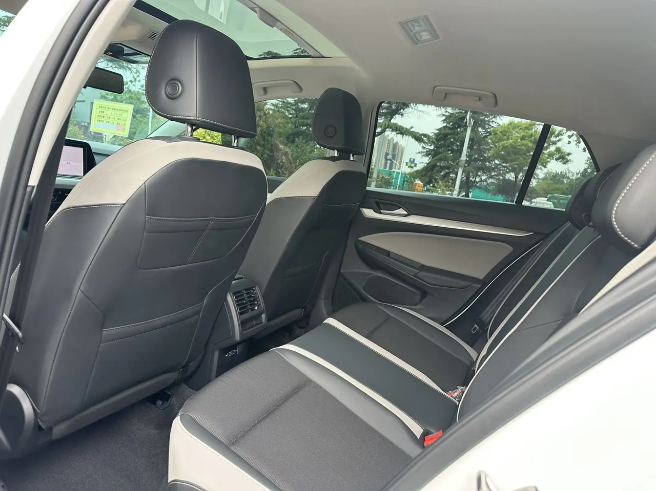 Volkswagen 2023 Golf 8 R-Line 1.4TSI 280TSI (Modified) Automatic Gear 3