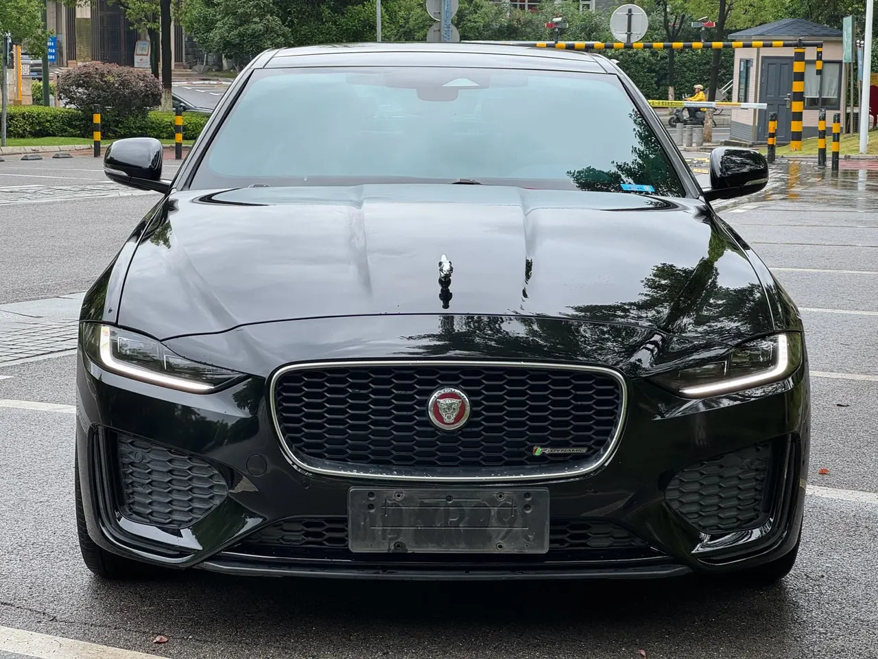 Jaguar 2023 XEL 2.0T 250PS R-DYNAMIC S Enterprising Sports Edition Automatic Gear 2