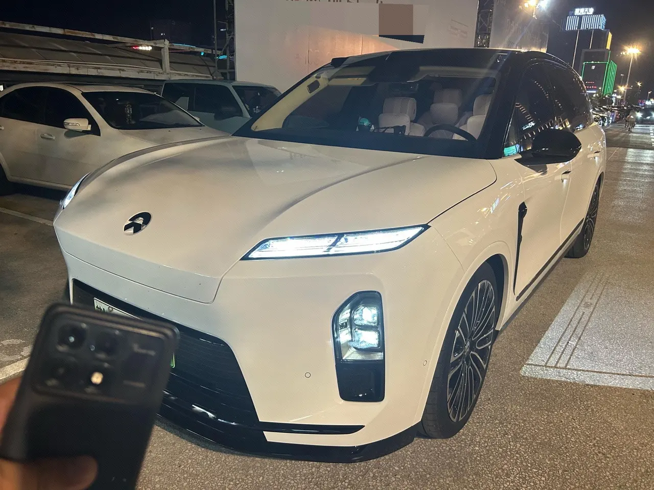 Open image lightbox: NIO 2026 ES8 5-seat Executive Deluxe Automatic Gear