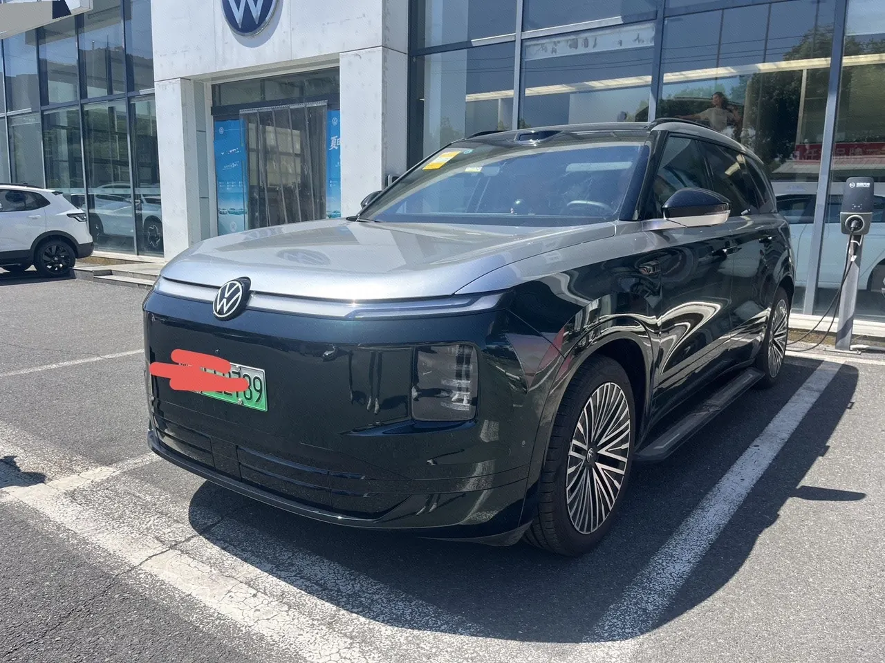 Open image lightbox: Volkswagen 2026 ID.ERA 9X Max 4-wheel drive automatic gear