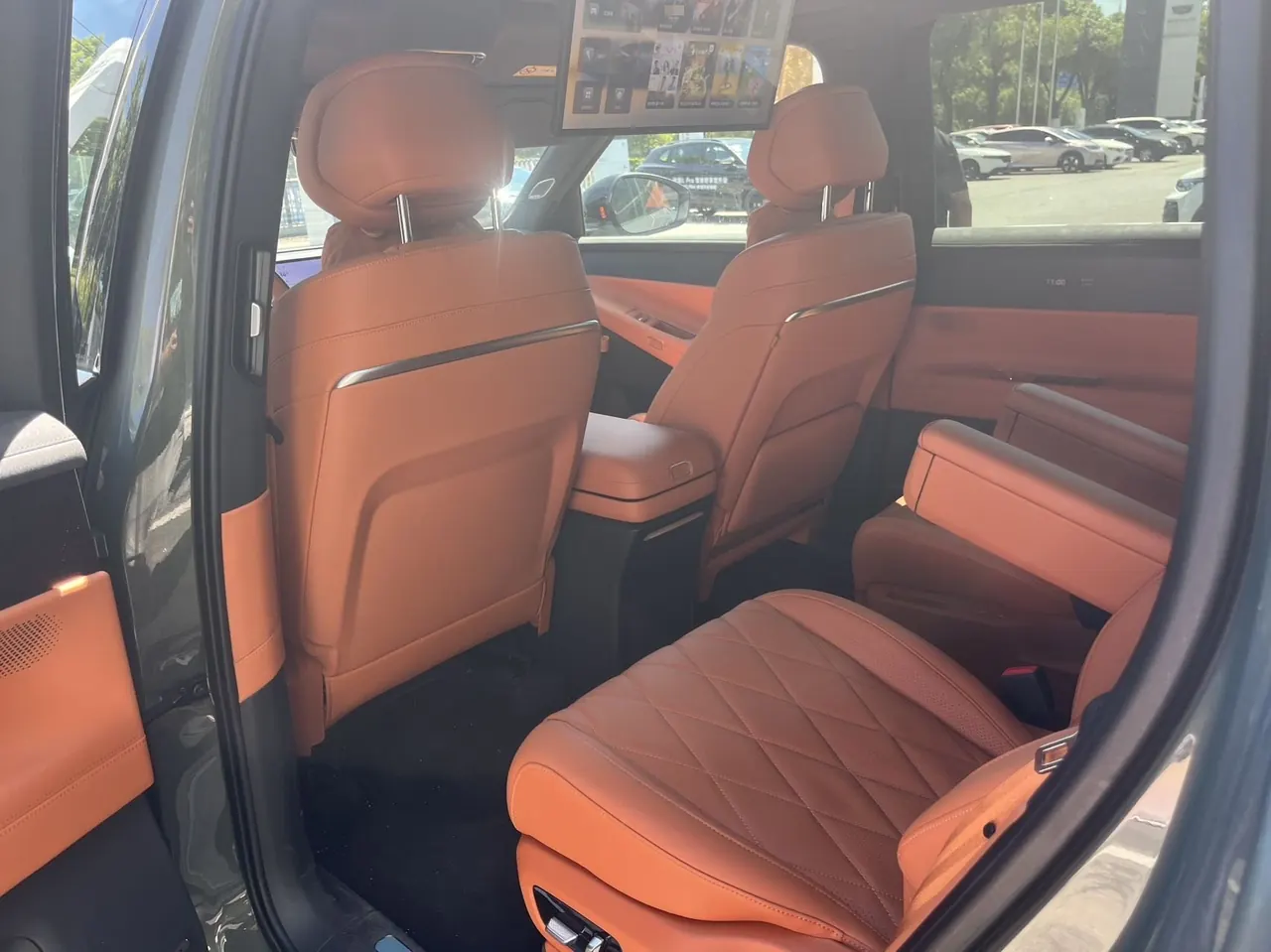 Volkswagen 2026 ID.ERA 9X Max 4-wheel drive automatic gear 3