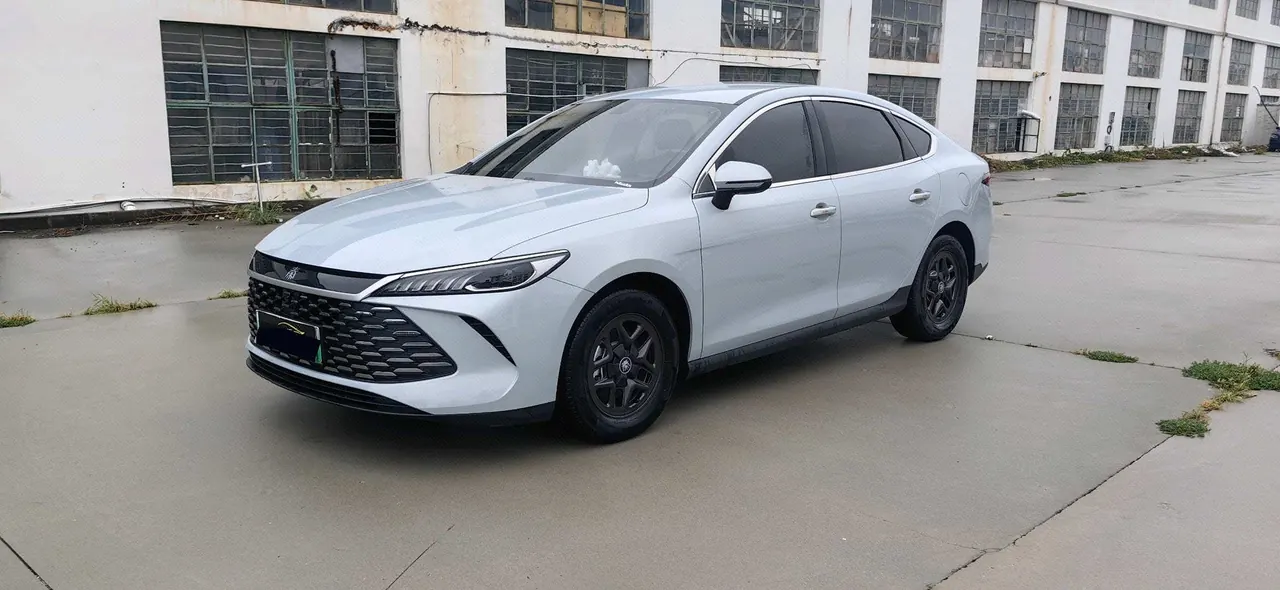 打开图片灯箱:BYD 2025 Qin PLUS DM-i 1.5 stepless intelligent driving version 55KM leading automatic gear