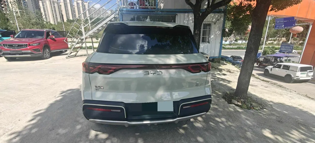 BYD 2025 Yuan UP 301KM Pilot Automatic Gear 4