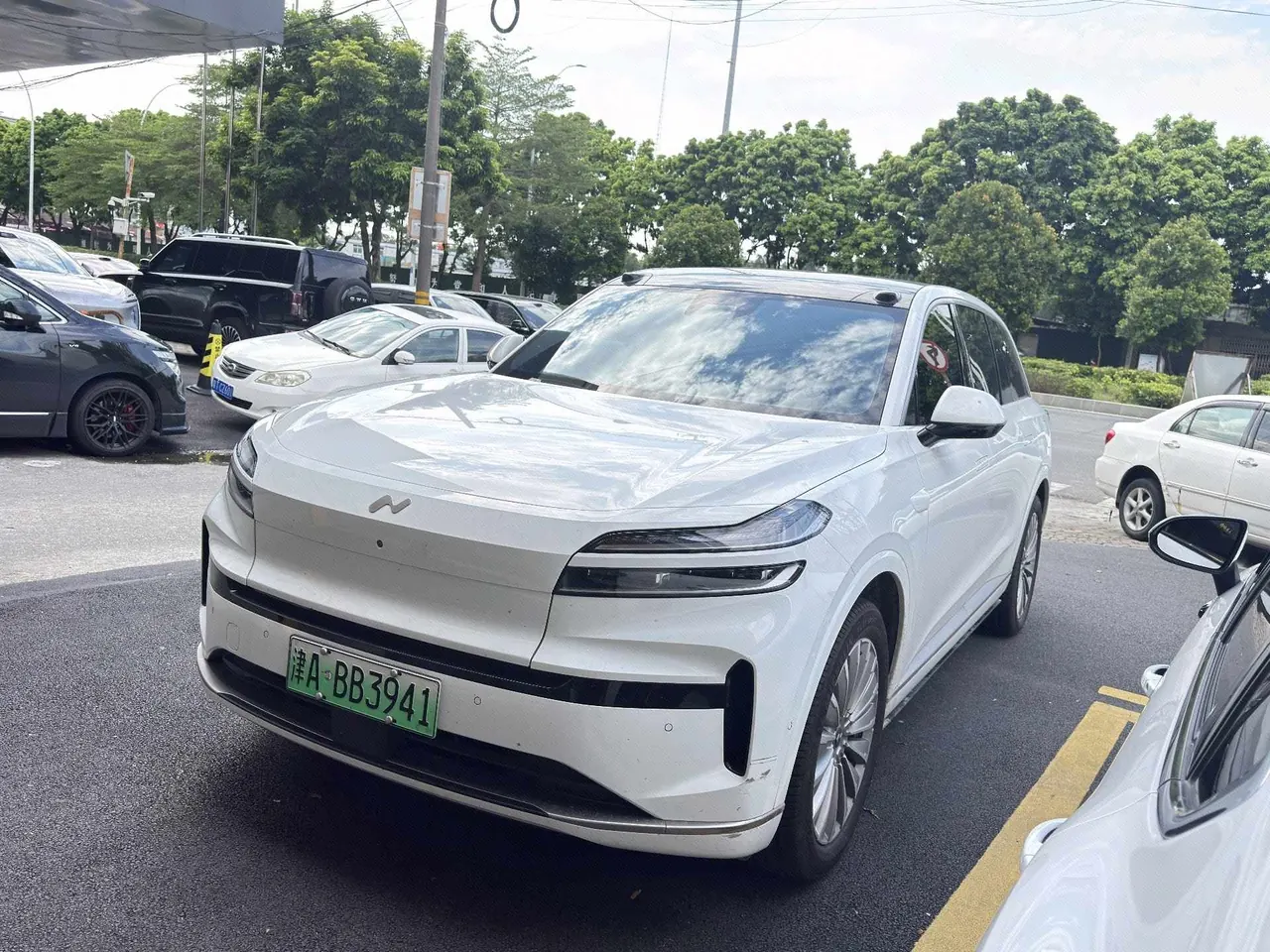 Open image lightbox: ONVO 2025 L90 Pro six-seat automatic gear