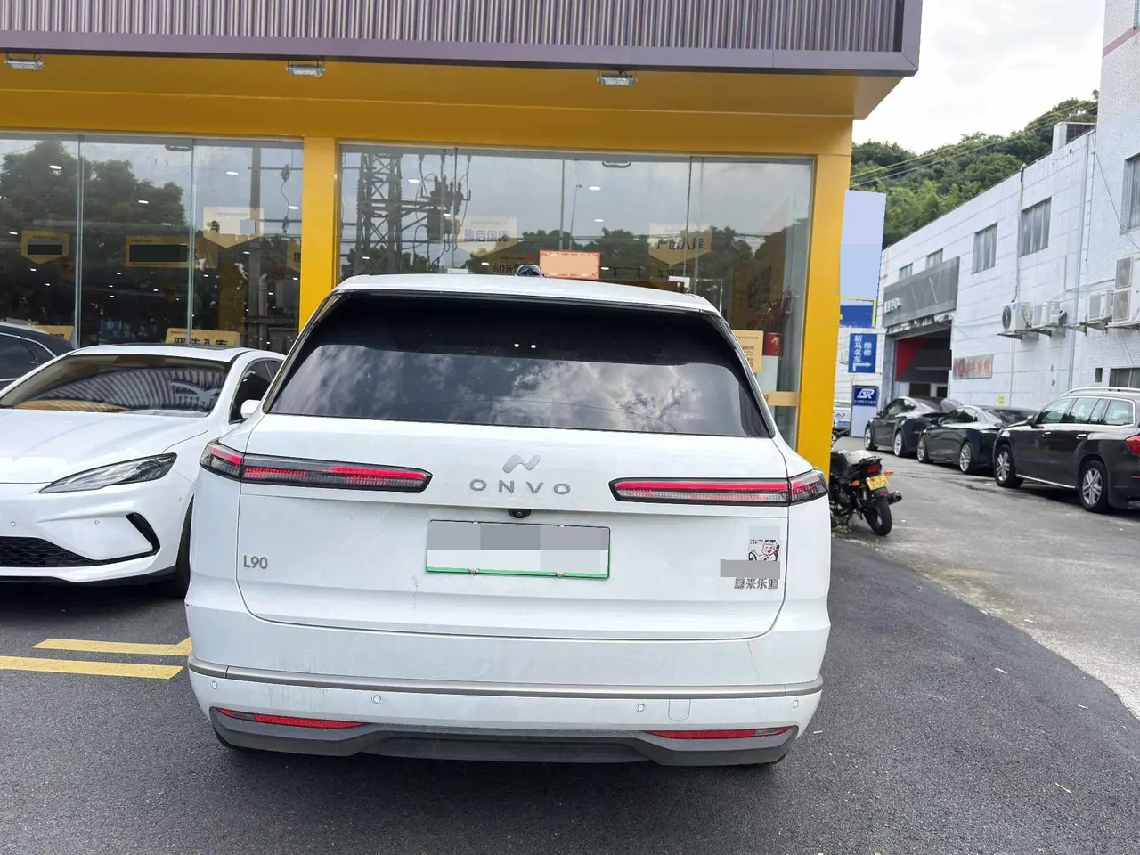 ONVO 2025 L90 Pro six-seat automatic gear 8