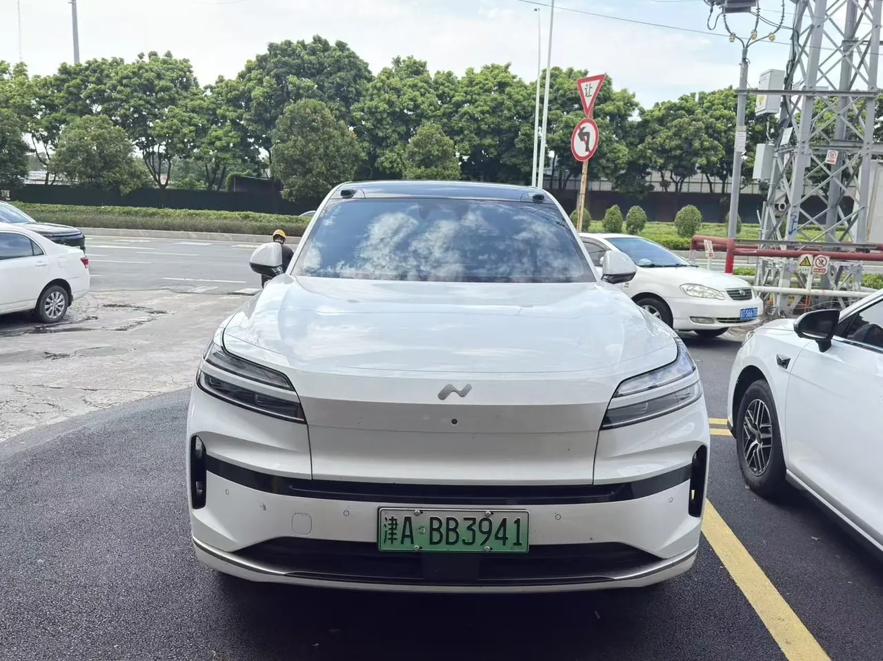 ONVO 2025 L90 Pro six-seat automatic gear 9