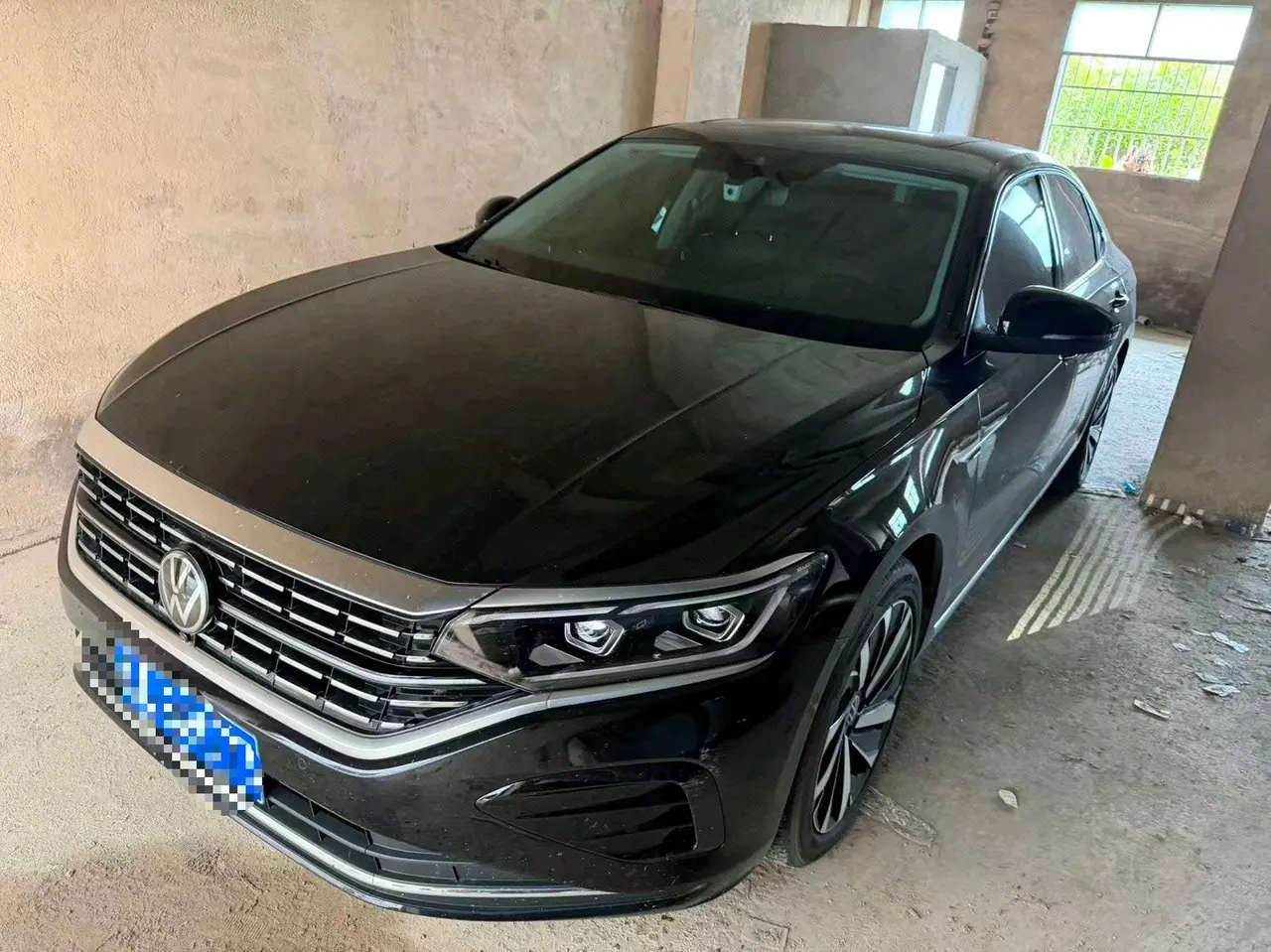 打开图片灯箱:Volkswagen 2025 Passat 2.0TSI 380TSI Subut Long Yao Edition Automatic Gear