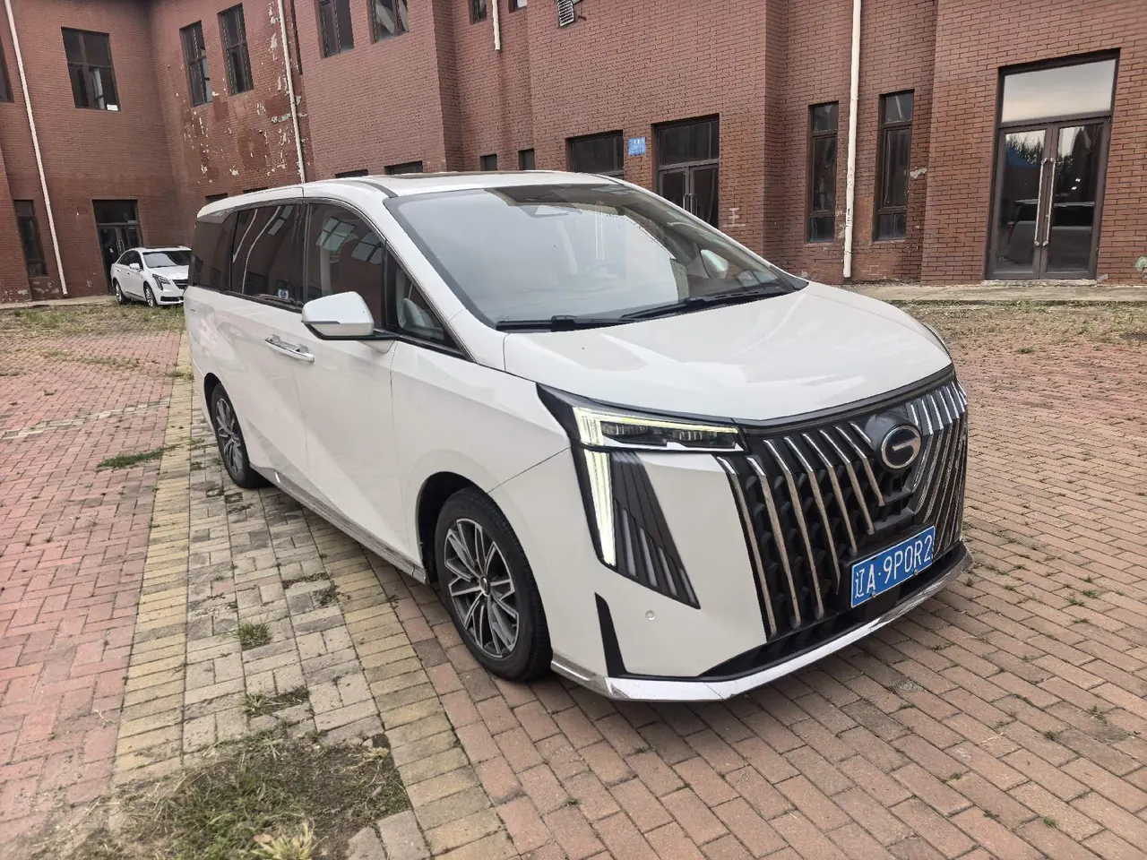 Trumpchi 2025 M8 Dual-Motor 2.0T Grandmaster Series Super Hybrid Automatic Transmission 2