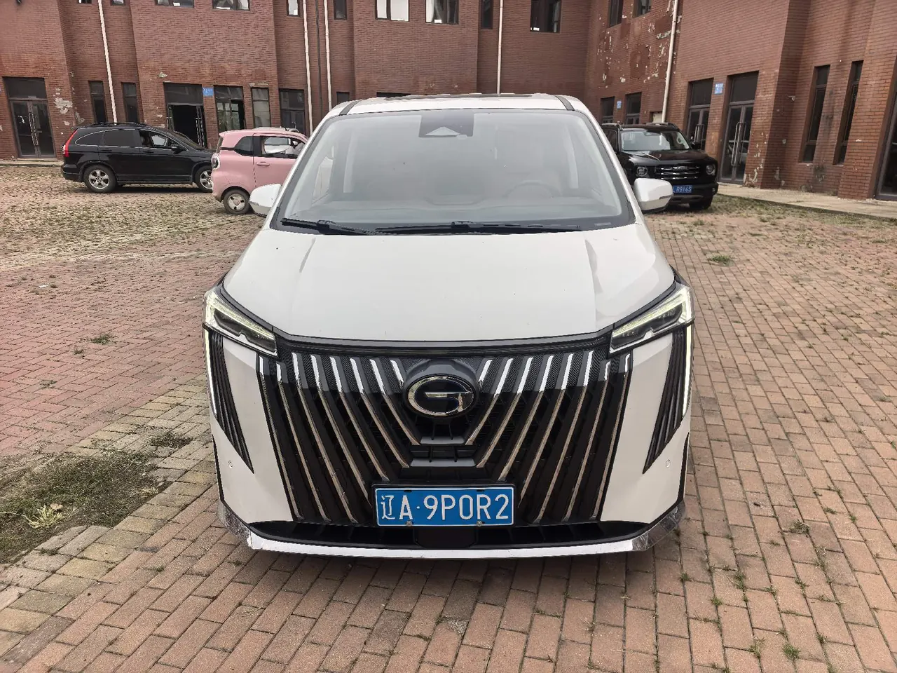 Trumpchi 2025 M8 Dual-Motor 2.0T Grandmaster Series Super Hybrid Automatic Transmission 3