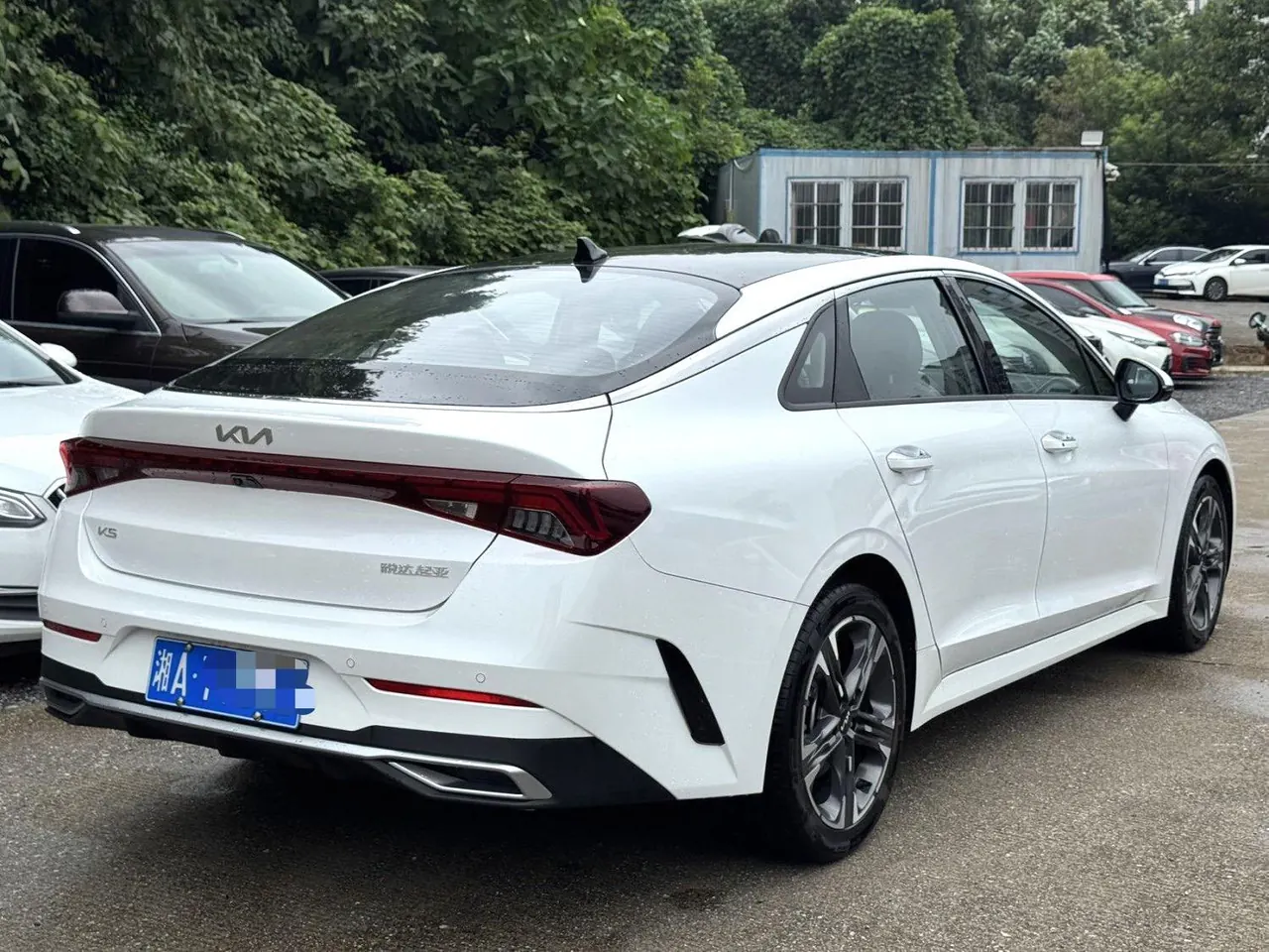 Kia 2025 K5 1.5T Premium Edition Automatic Gear 8