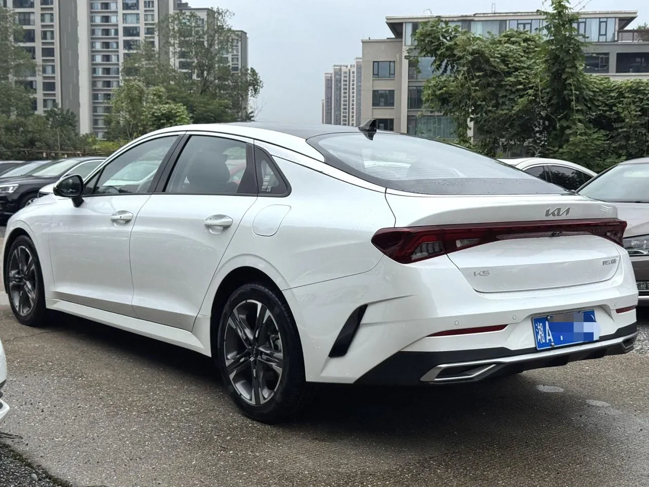 Kia 2025 K5 1.5T Premium Edition Automatic Gear 9