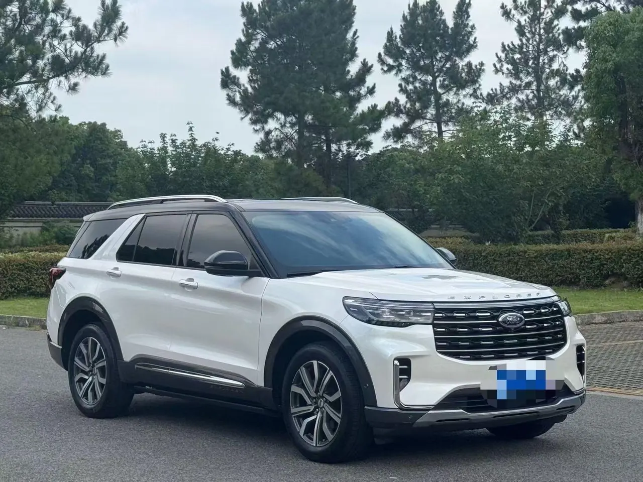 Ford 2023 Explorer 2.3T EcoBoost 285 Four-wheel Drive Titanium Edition 7-seat Automatic Gear 3