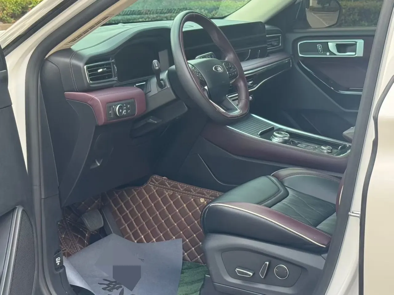 Ford 2023 Explorer 2.3T EcoBoost 285 Four-wheel Drive Titanium Edition 7-seat Automatic Gear 6