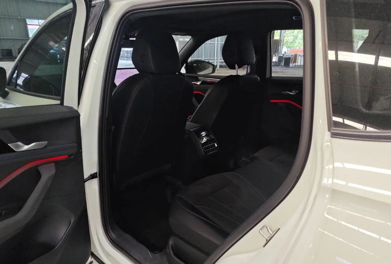Volkswagen 2026 Tiguan L PRO 2.0TSI 380TSI Four-wheel Drive R-Line Smart Edition Automatic Gear 2