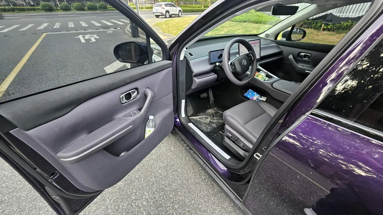 Leapmotor 2026 C 16 630 Laser Radar Zhizun Edition 6-seat Automatic Gear 5