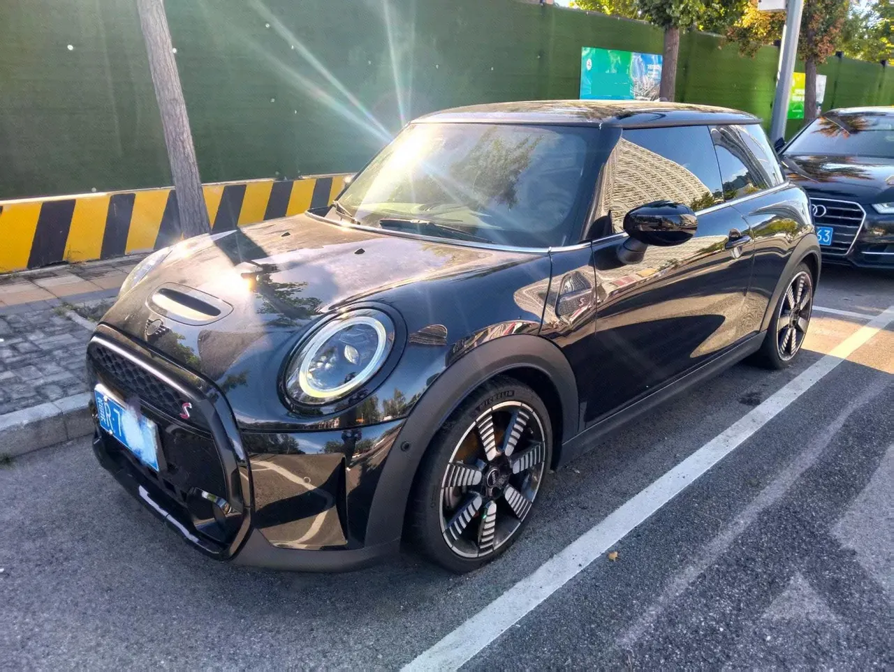 Open image lightbox: MINI Mini (imported) 2023 Mini Cooper S 2.0T artist (modified) automatic gear