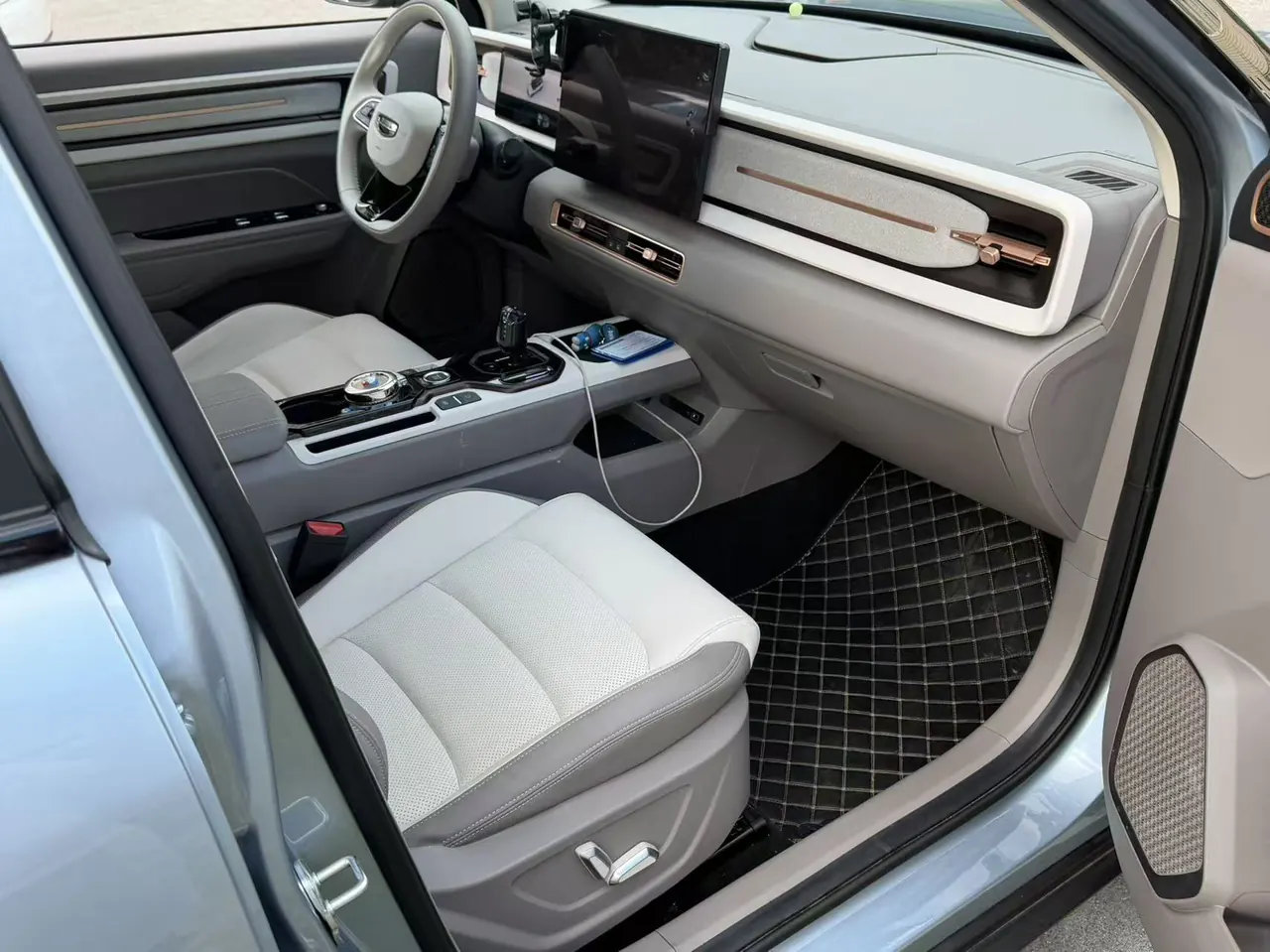 Geely 2026 model Icon 1.5TD Chocolate Elegant Edition, automatic transmission 5
