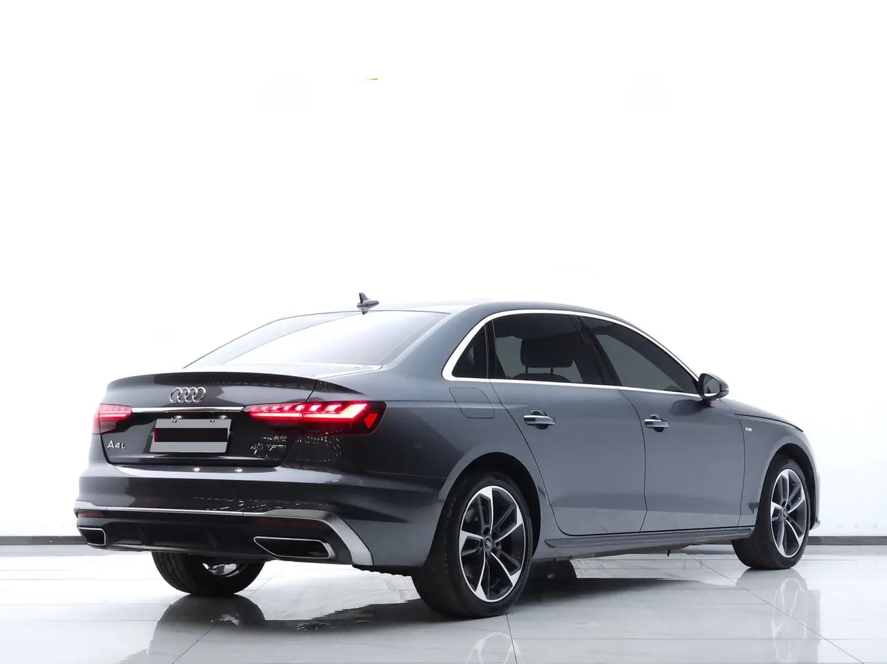 Audi 2023 A4L 2.0TFSI 40TFSI Fashion Dynamic Automatic 4