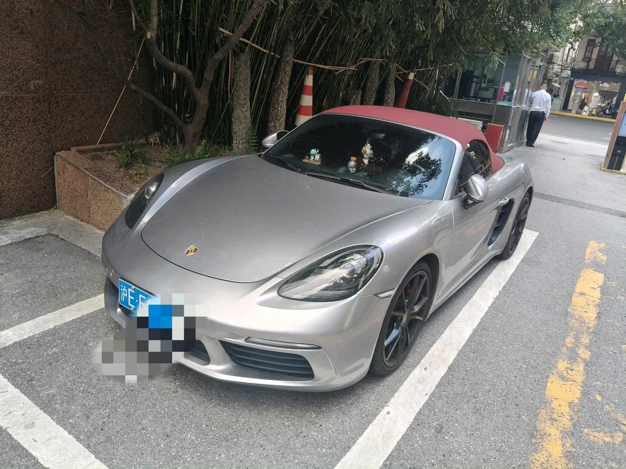 Open image lightbox: Porsche 718 (Imported) 2020 718 Boxer 2.0T Automatic