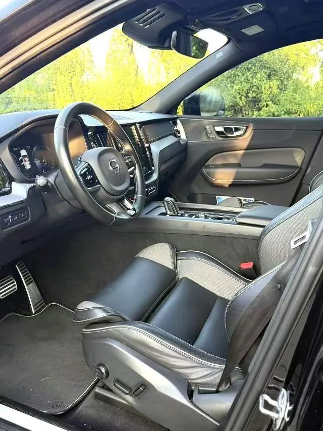 Volvo XC60 New Energy 2020 XC60 PHEV 2.0T T8 Zhiyuan Sports Edition Automatic Gear 2