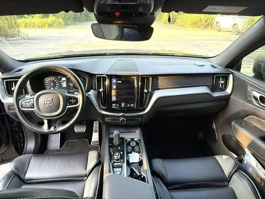 Volvo XC60 New Energy 2020 XC60 PHEV 2.0T T8 Zhiyuan Sports Edition Automatic Gear 3