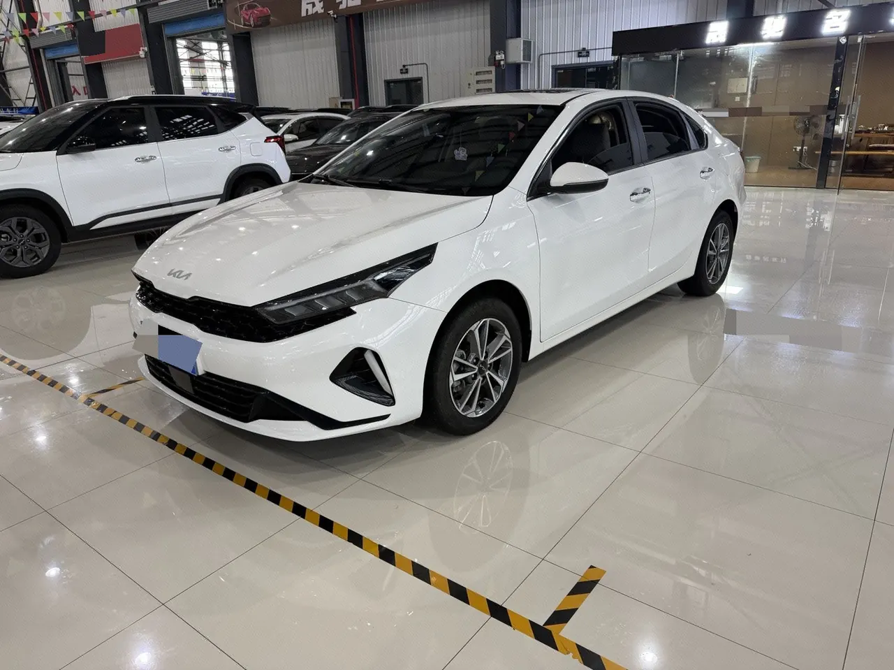 Kia 2023 K3 1.5 Stepless Deluxe Edition Automatic Gear - View 1
