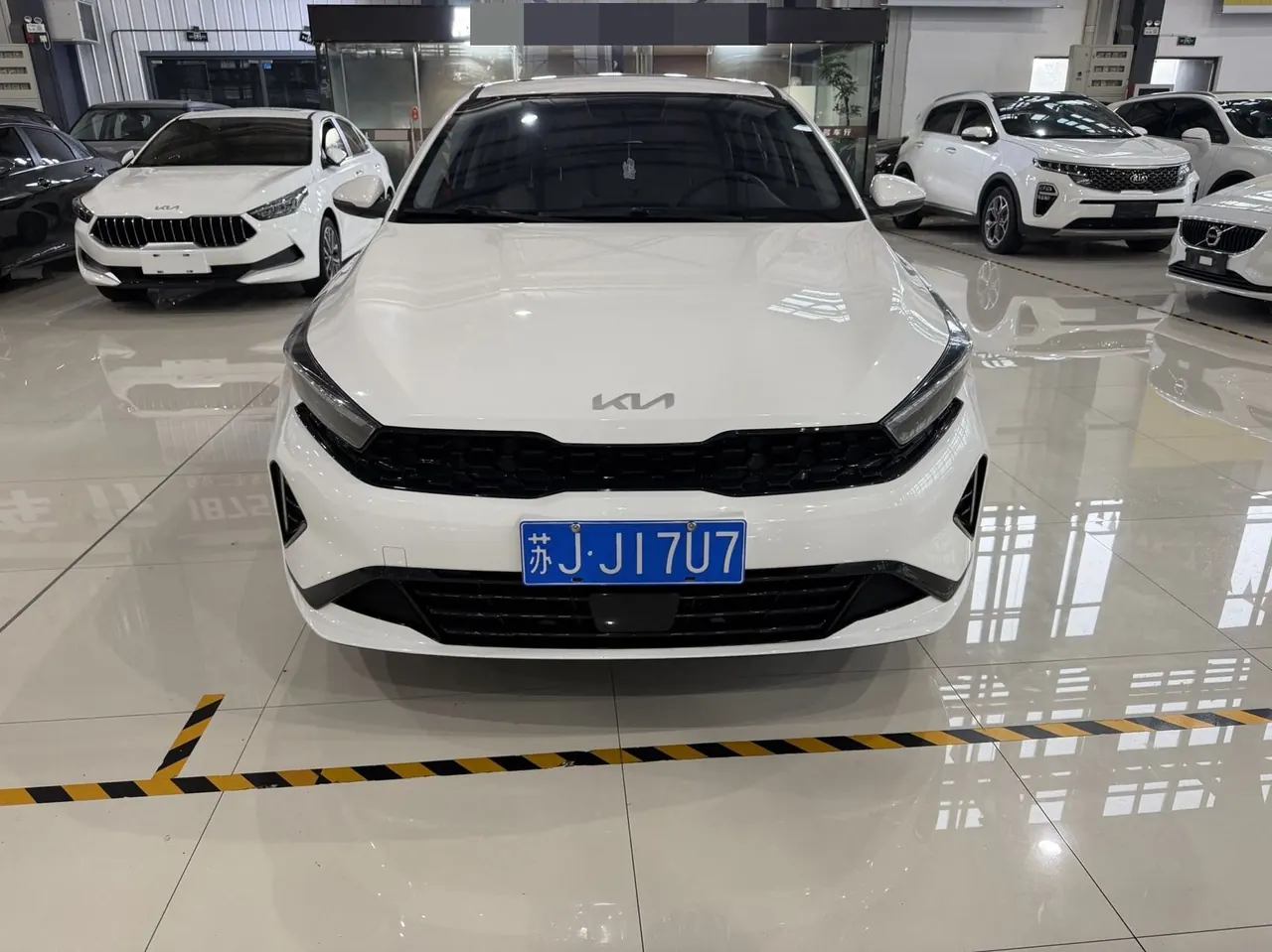 Kia 2023 K3 1.5 Stepless Deluxe Edition Automatic Gear 2