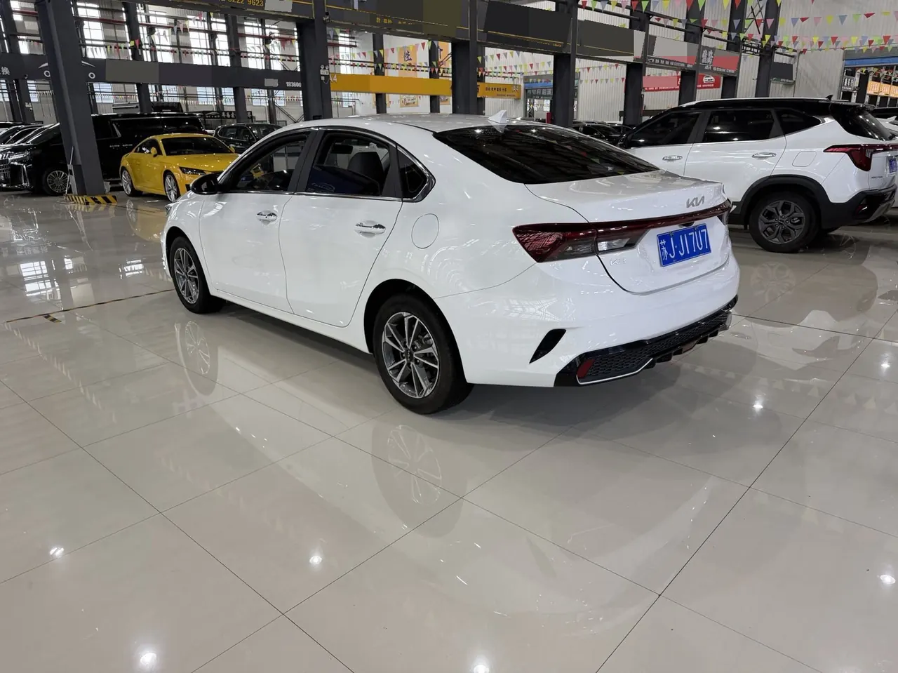 Kia 2023 K3 1.5 Stepless Deluxe Edition Automatic Gear 4