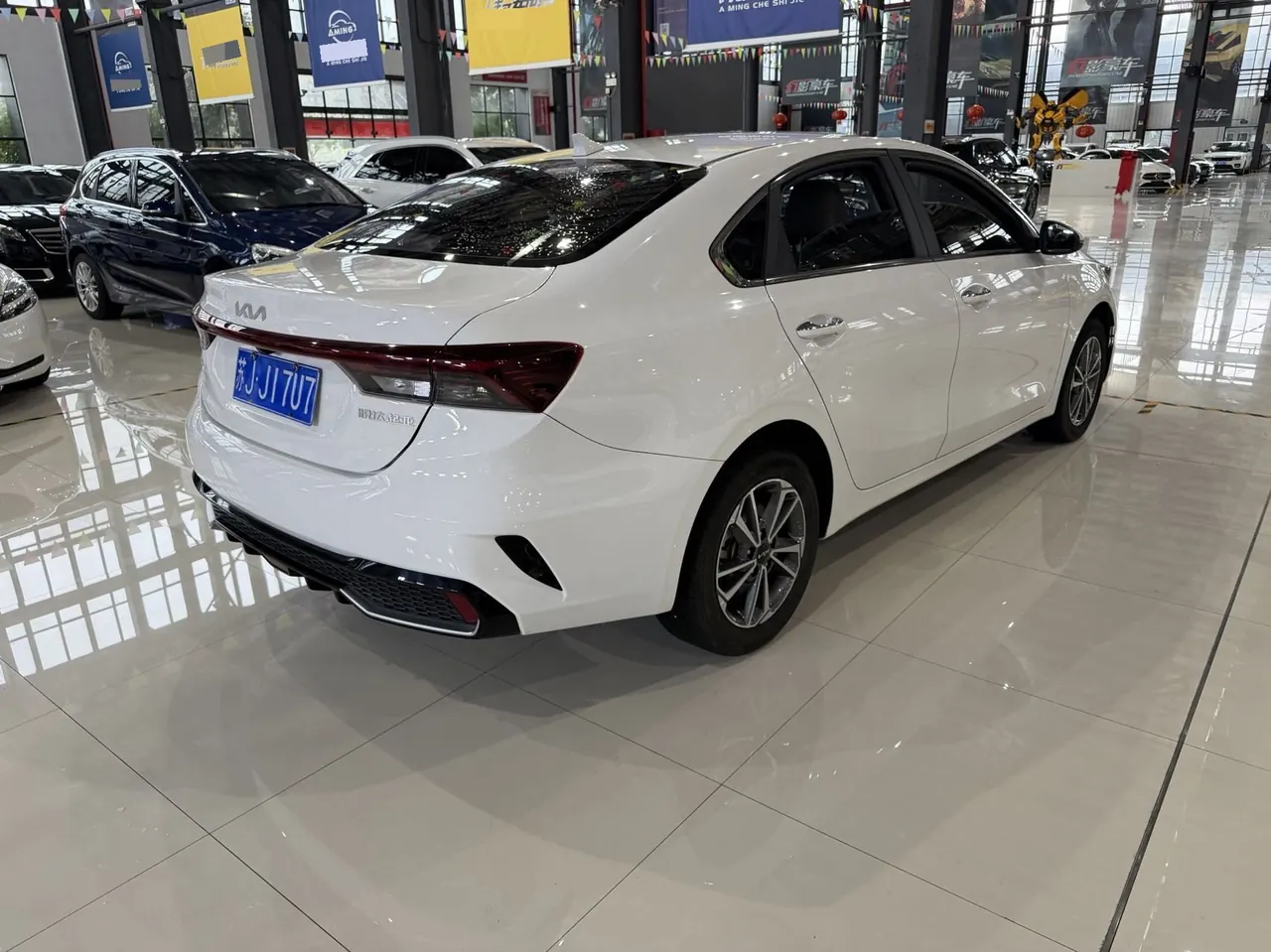 Kia 2023 K3 1.5 Stepless Deluxe Edition Automatic Gear 6