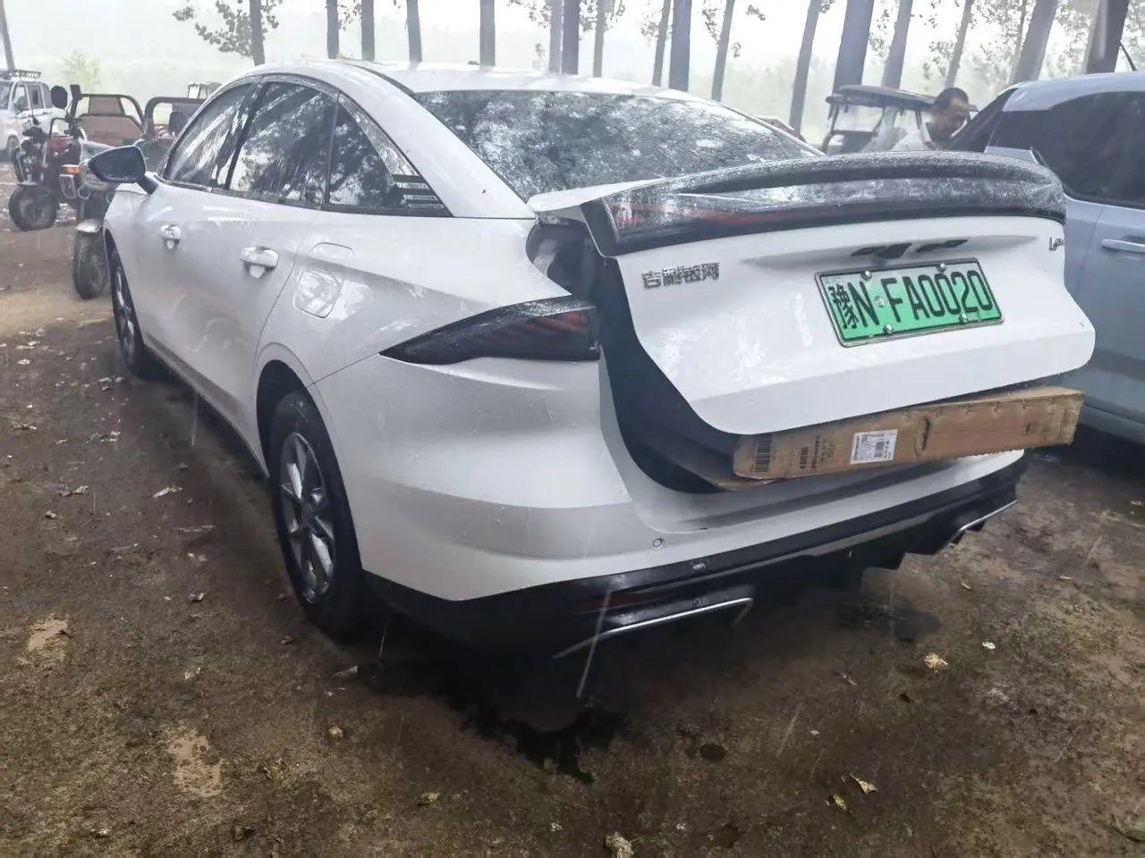Geely Galaxy 2025 L6 EM-i 1.5 60km sailing version of automatic gear 3